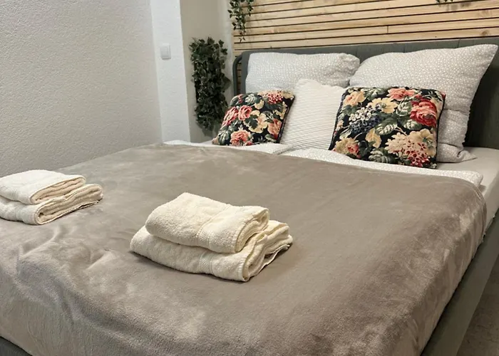Moderne Ruhige Ferienwohnung